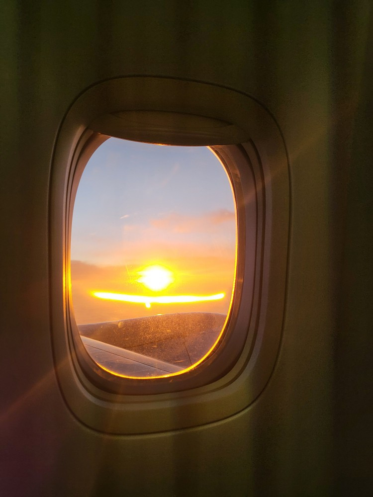 (2)비행기 창문.jpg