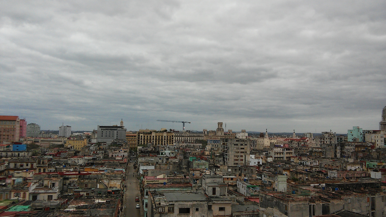 링꼰 옥상의 아바나 풍경.jpg