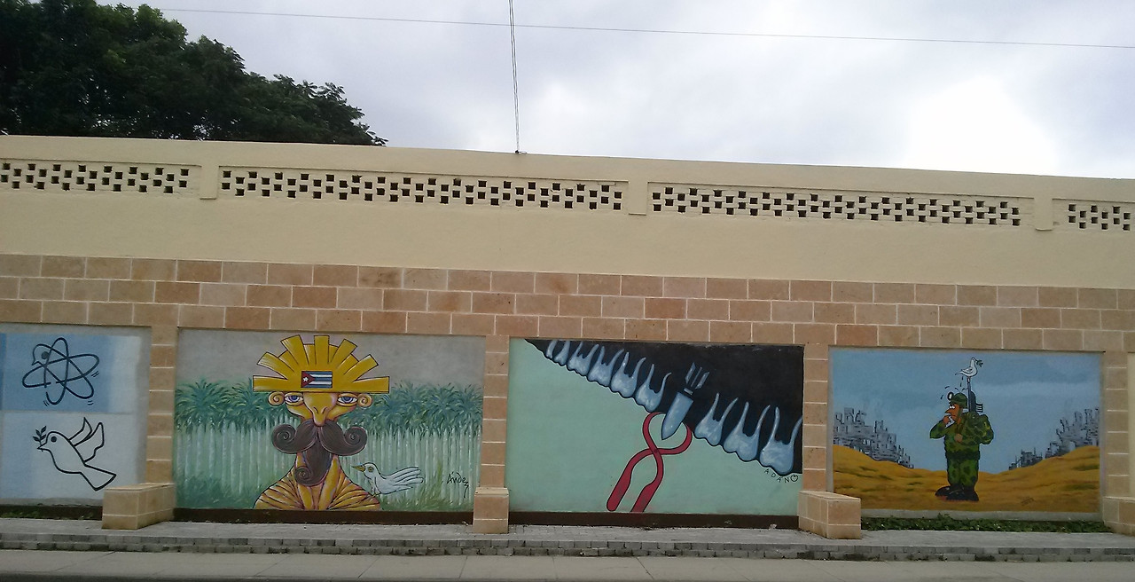 산타클라라의 반제국주의 벽화.jpg