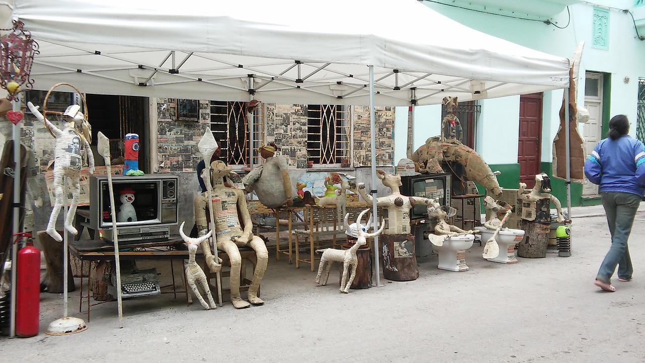 길거리 예술가의 전시회.jpg