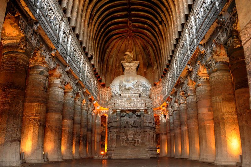 800px-AJANTA_CAVES_-_C.SHELARE_4.jpg