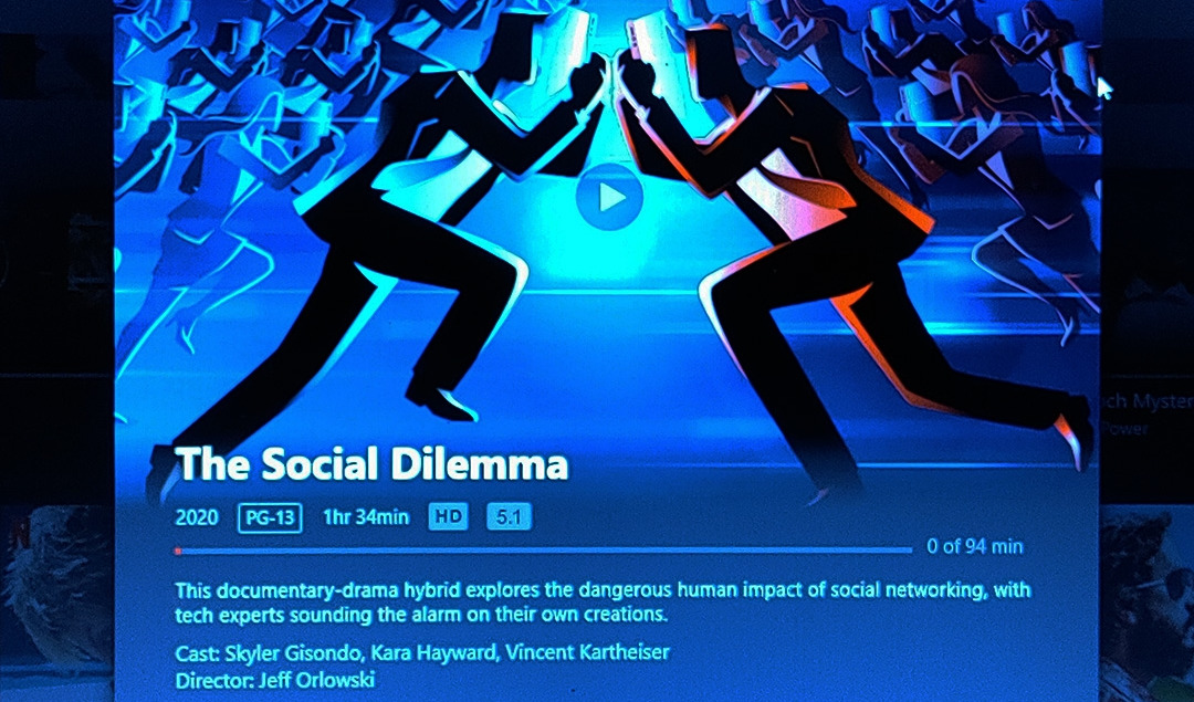 Social-Dilemma-Lacarte.jpg