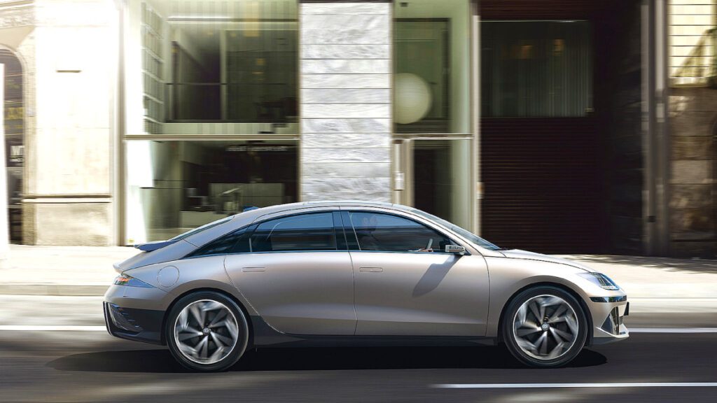 Hyundais-electric-car-Ioniq-series-exceeds-500000-units-sold-worldwide-6-1024x576.jpg