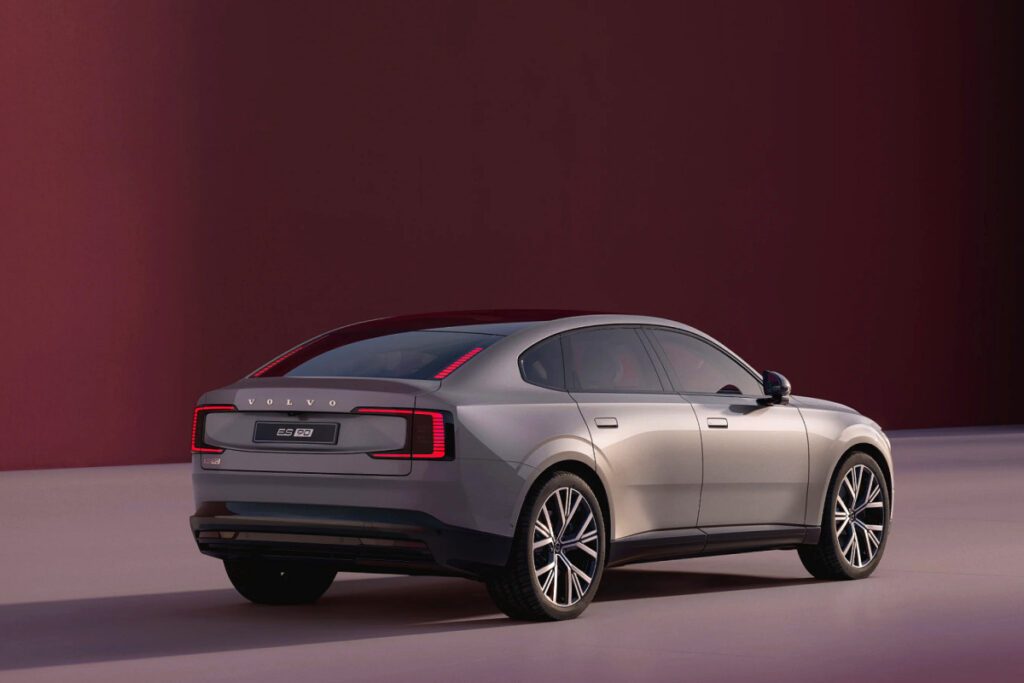 Volvo-ES90-electric-sedan-launched-3-1-1024x683.jpg