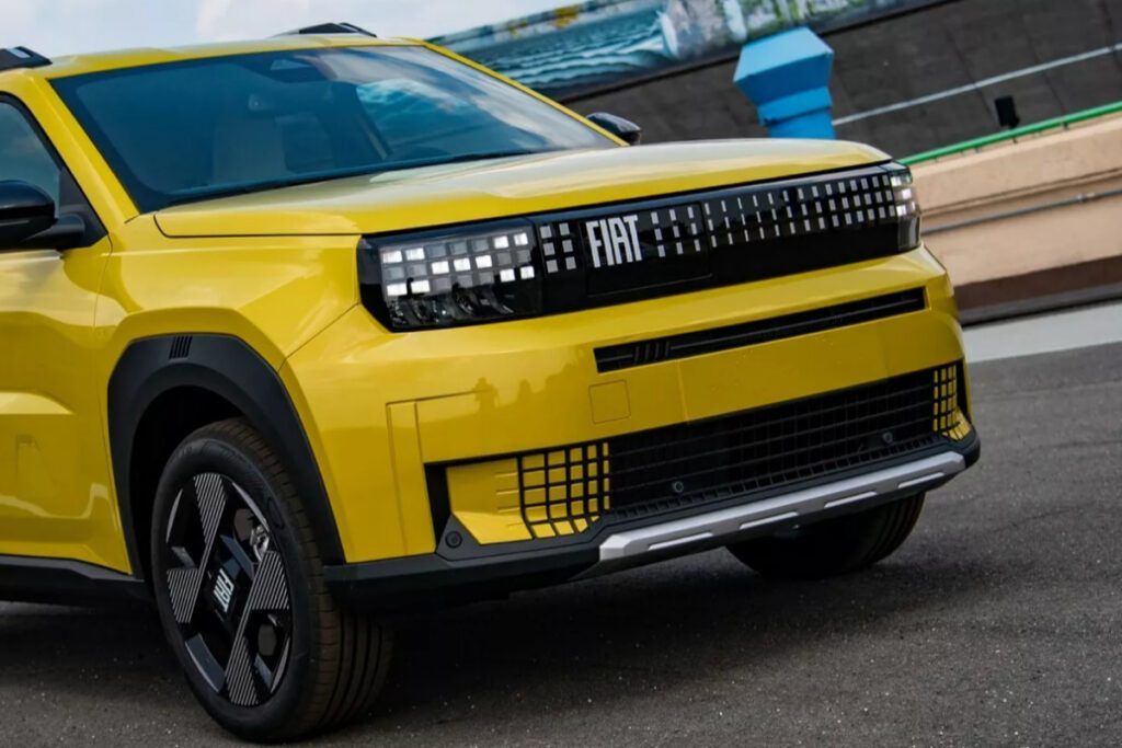 Fiat-Panda-4%C3%974-launches-new-model-1024x683.jpg