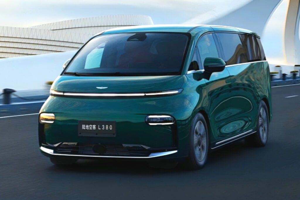 Geely-Galaxy-LEVC-L380-Land-Airbus-1024x683.jpg