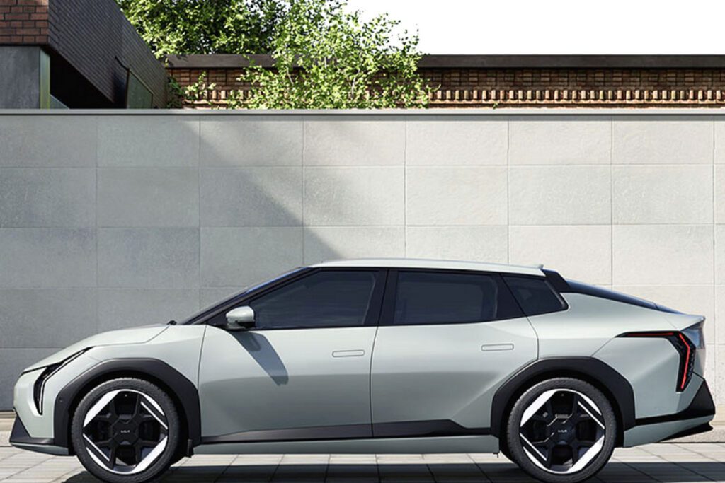 Kia-electric-sedan-EV4-contract-begins-2-1024x683.jpg