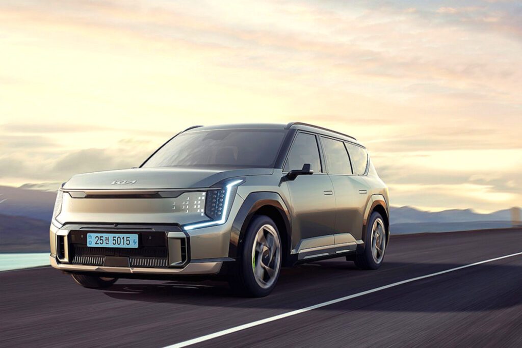 Kia-EV9-GT-and-EV9-standard-models-launched-3-1-1024x683.jpg