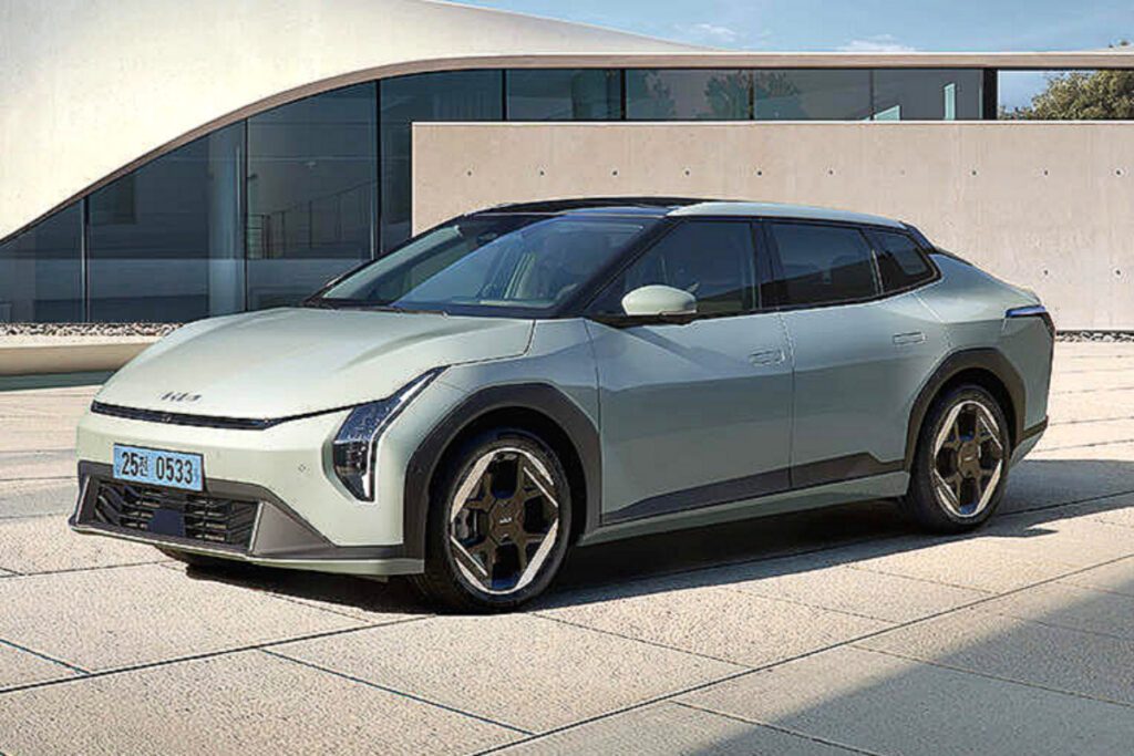 Kia-electric-sedan-EV4-contract-begins-8-1-1024x683.jpg