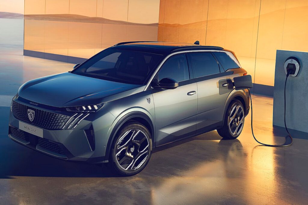Peugeot-5008-e-5008-5-seater-model-unveiled-1024x683.jpg
