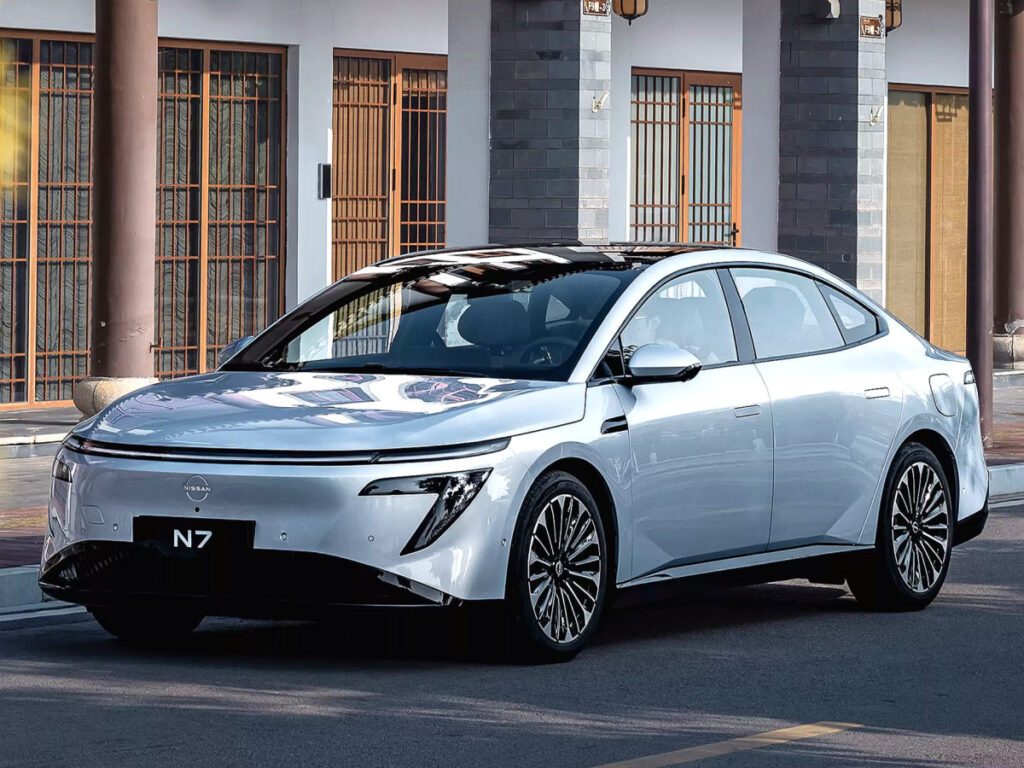 Nissan-unveils-electric-sedan-N7-1024x768.jpg