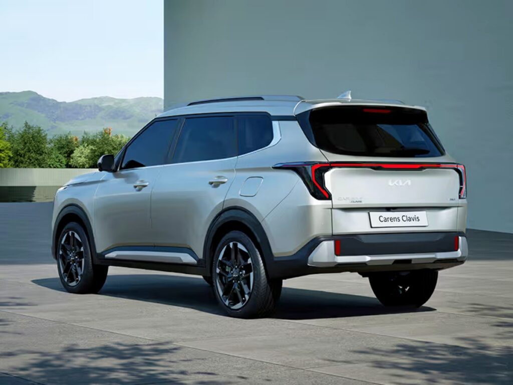 Kia-Carens-Clavis-Rear-1-1024x768.jpg