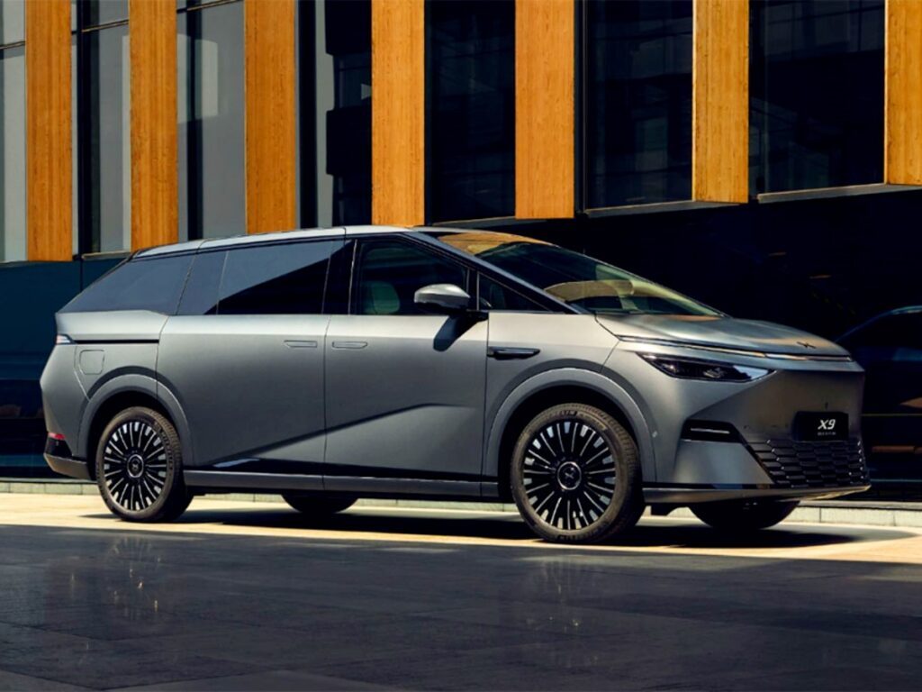 2025-XPENG-X9-1024x768.jpg