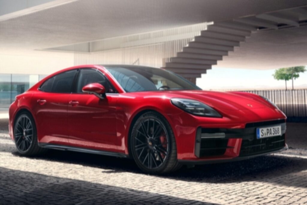 1Porsche-launches-new-Panamera-GTS-1024x683.jpg