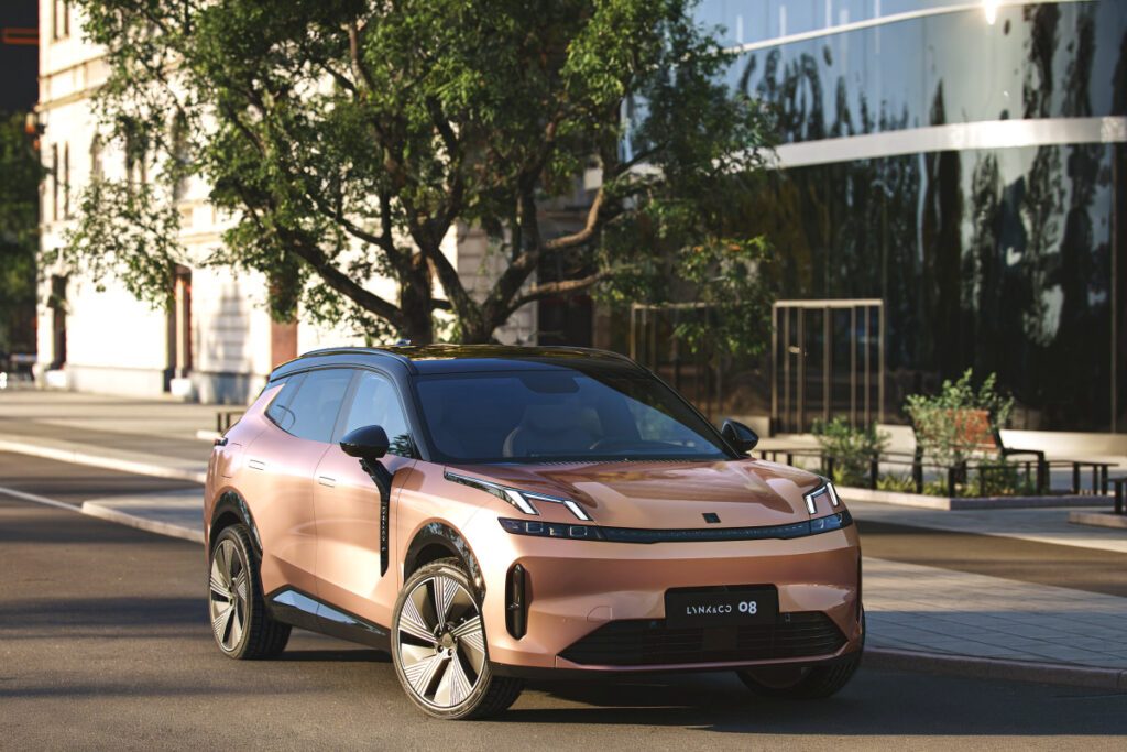 Lynk-Co.-08-PHEV-SUV-launched-in-European-market-1024x683.jpg