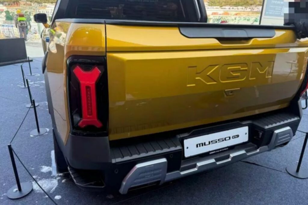 KGM-electric-pickup-truck-Musso-EV-unveiled-2-1024x683.jpg