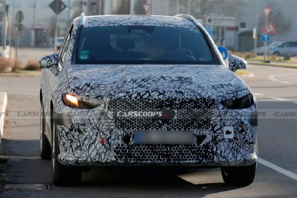 Mercedes-Benz-releases-GLC-EV-spy-shots-1024x683.jpg