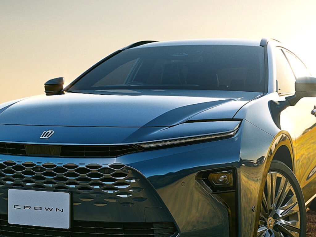 Toyota-unveils-large-SUV-Crown-Estate-1024x768.jpg