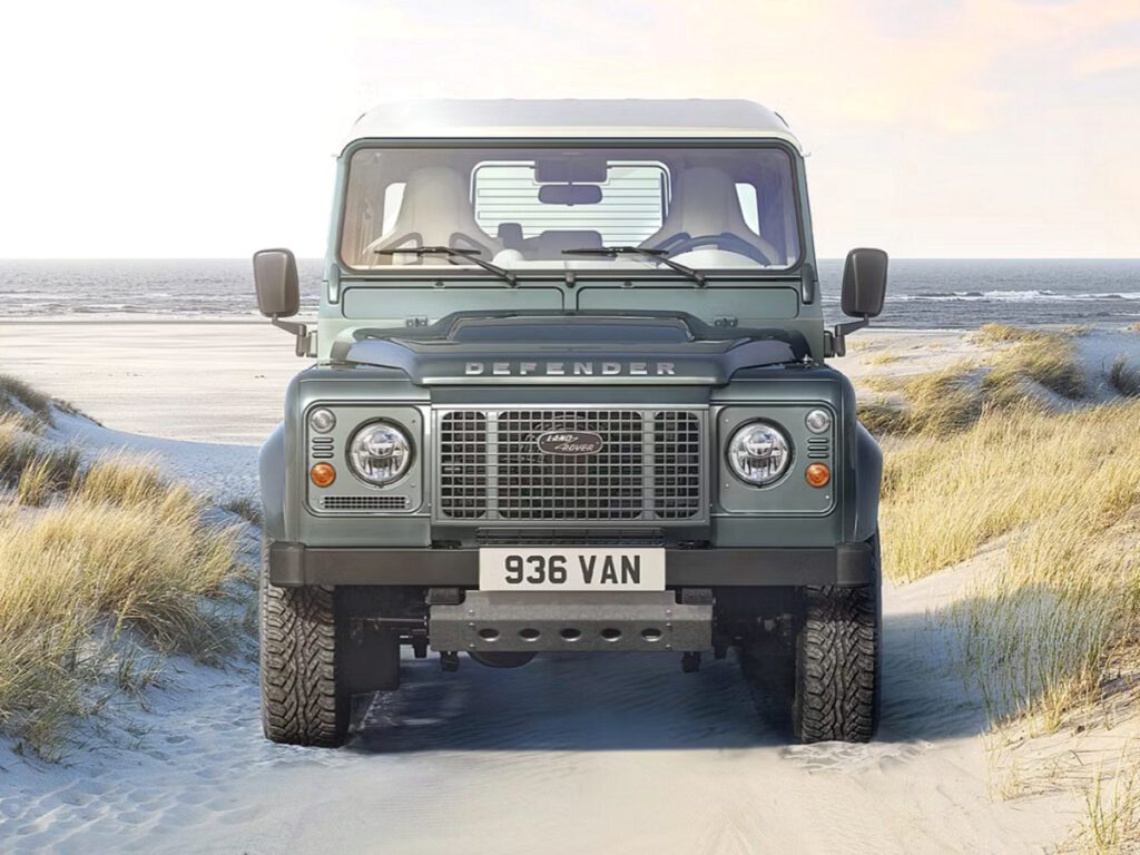 Land-Rover-Classic-Defender-V8-Soft-Top-Revealed-2-1024x768.jpg