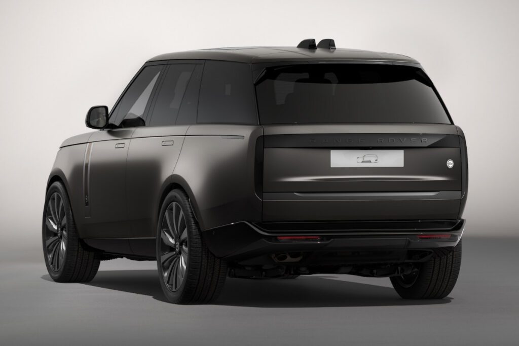 Range-Rover-SV-Bespoke-Collins-Edition-limited-edition-unveiled-2-1024x683.jpg