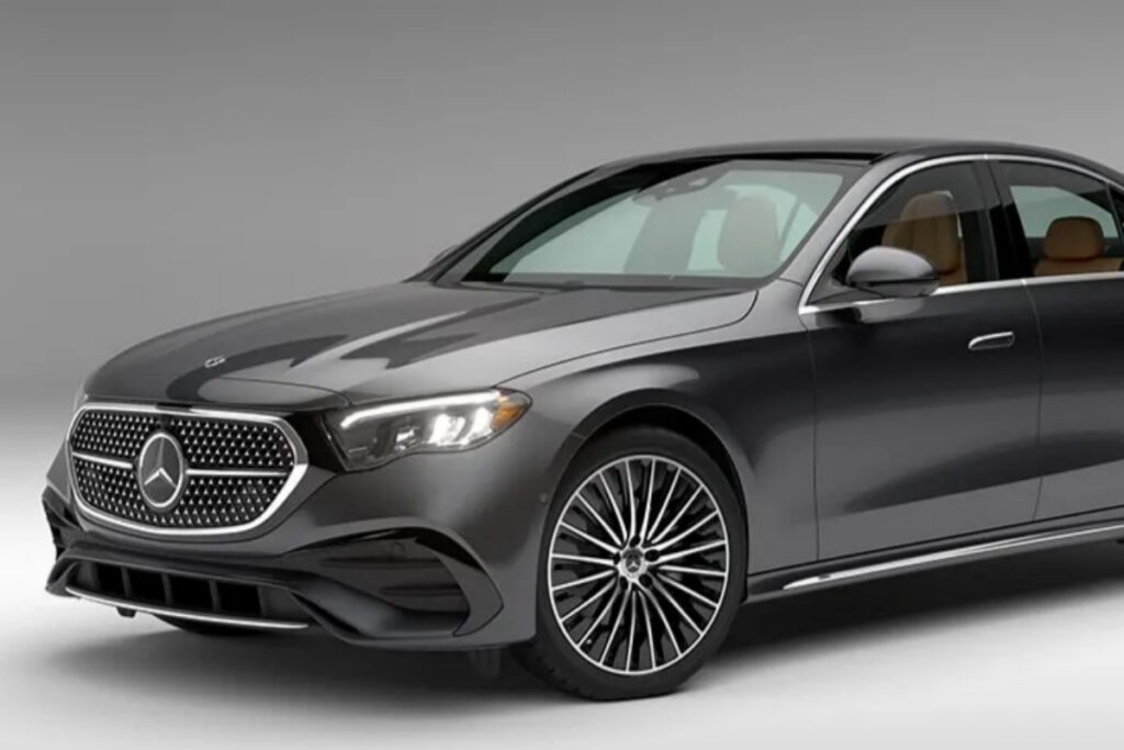 The-birth-of-the-Mercedes-Benz-luxury-hybrid-sedan-1024x683.jpg