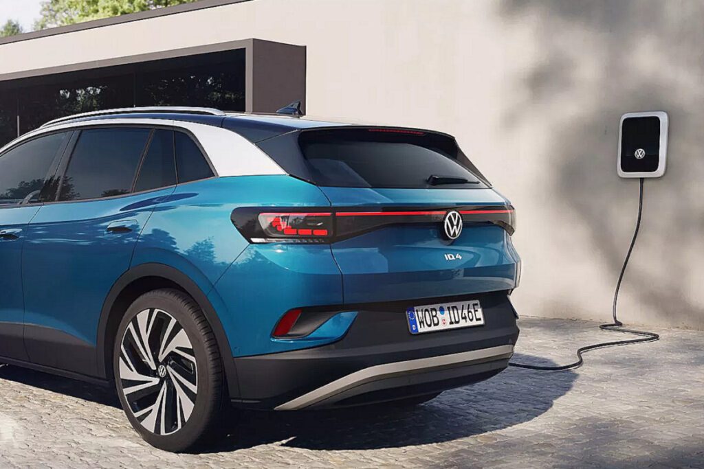 Volkswagen-starts-delivering-2025-ID.4-to-customers-4-1024x683.jpg