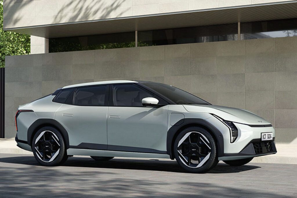 Kia-electric-sedan-EV4-contract-begins-6-1024x683.jpg
