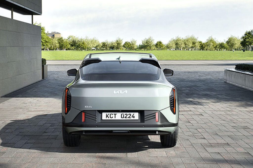 Kia-electric-sedan-EV4-contract-begins-4-1024x683.jpg