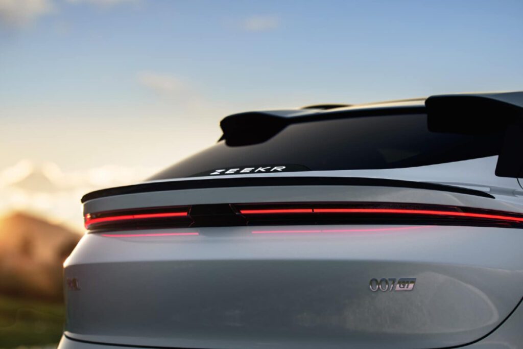 Zeekr-007-GT-re-challenge-the-wagon-market-3-1024x683.jpg