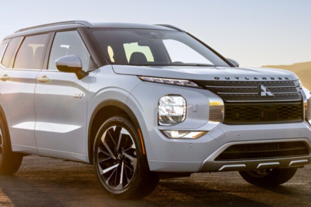 2Mitsubishi-2025-Outlander-PHEV-1024x683.jpg