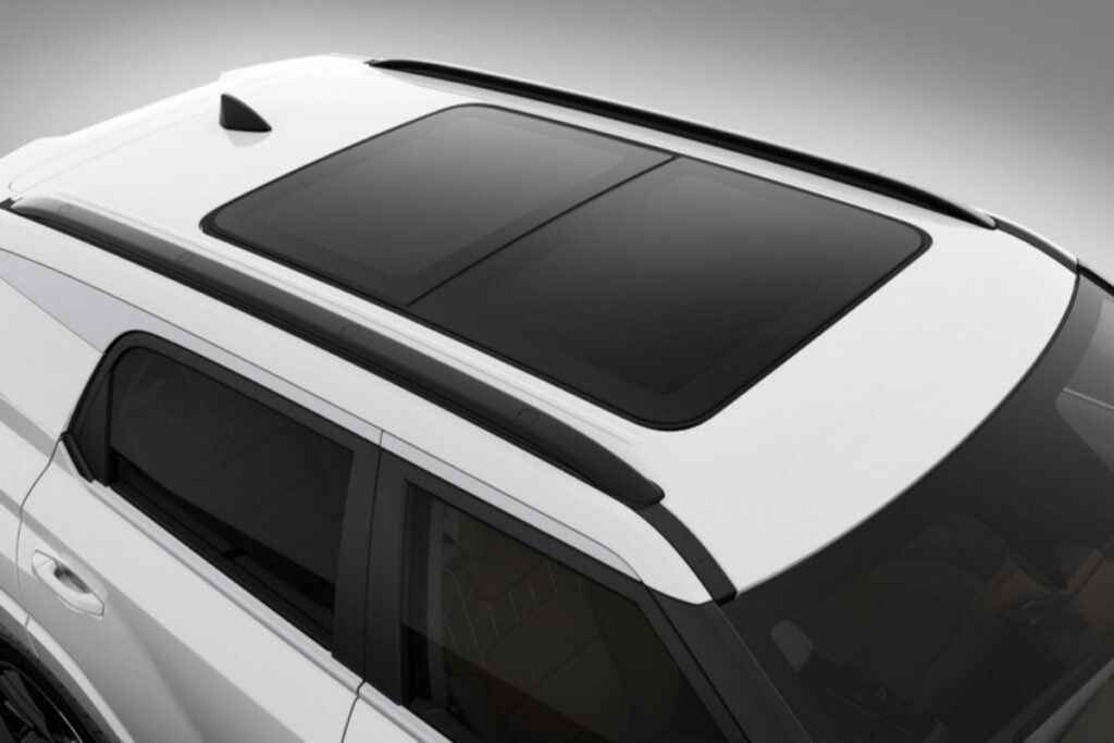 KGM-Actyon-panoramic-sunroof-option-added-1-1024x683.jpg