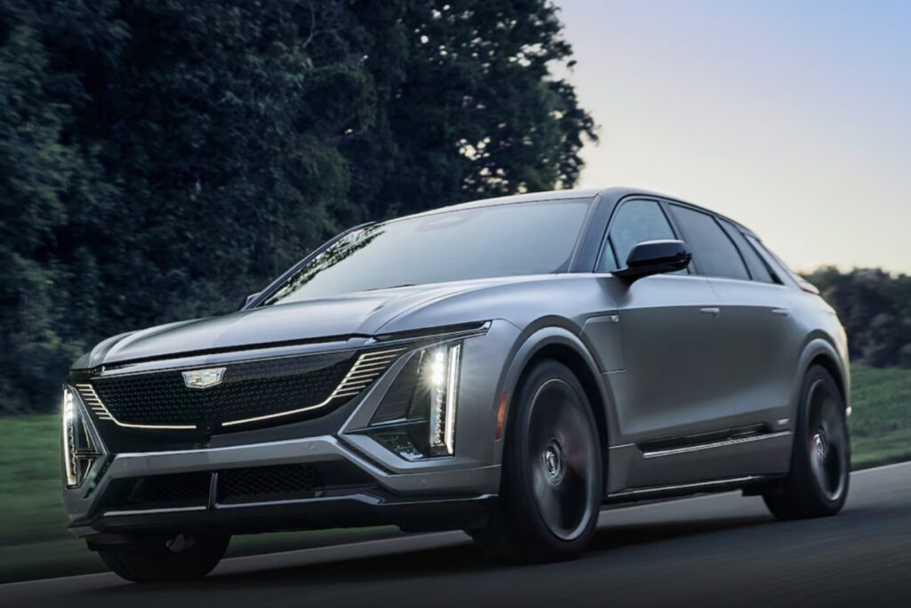 Cadillac-unveils-first-high-performance-electric-SUV-Lyriq-V-1024x683.jpg