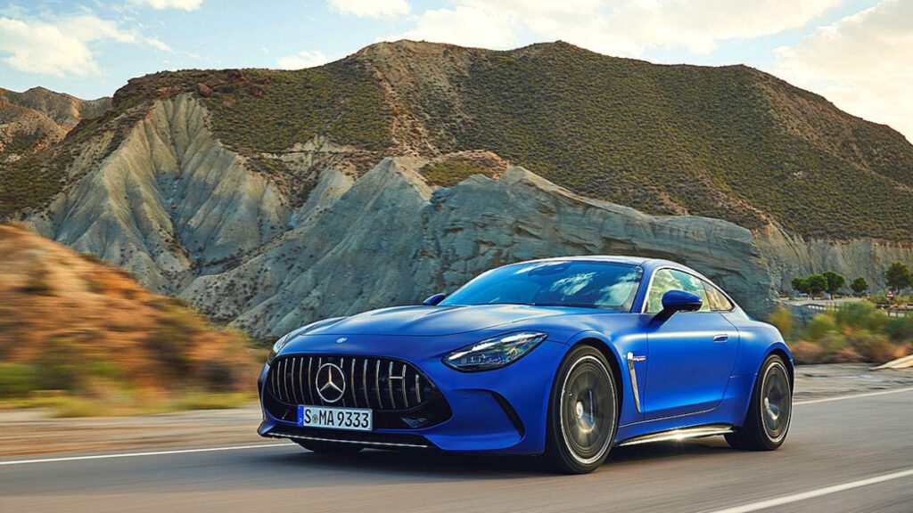 Mercedes-Benz-launches-the-second-generation-of-the-internal-combustion-engine-sports-car-AMG-GT-1-1024x576.jpg