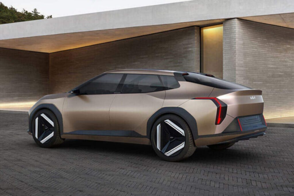 Kia-EV4-confirmed-to-be-released-in-March-4-1024x683.jpg
