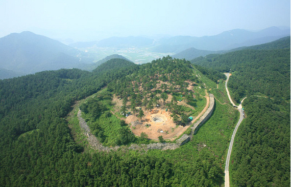 둔덕기성 전경.jpg