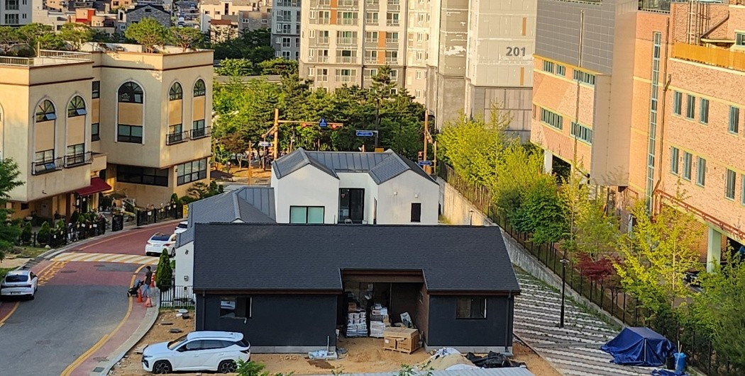 우리집과 이웃집 목조 - 편집본.jpg