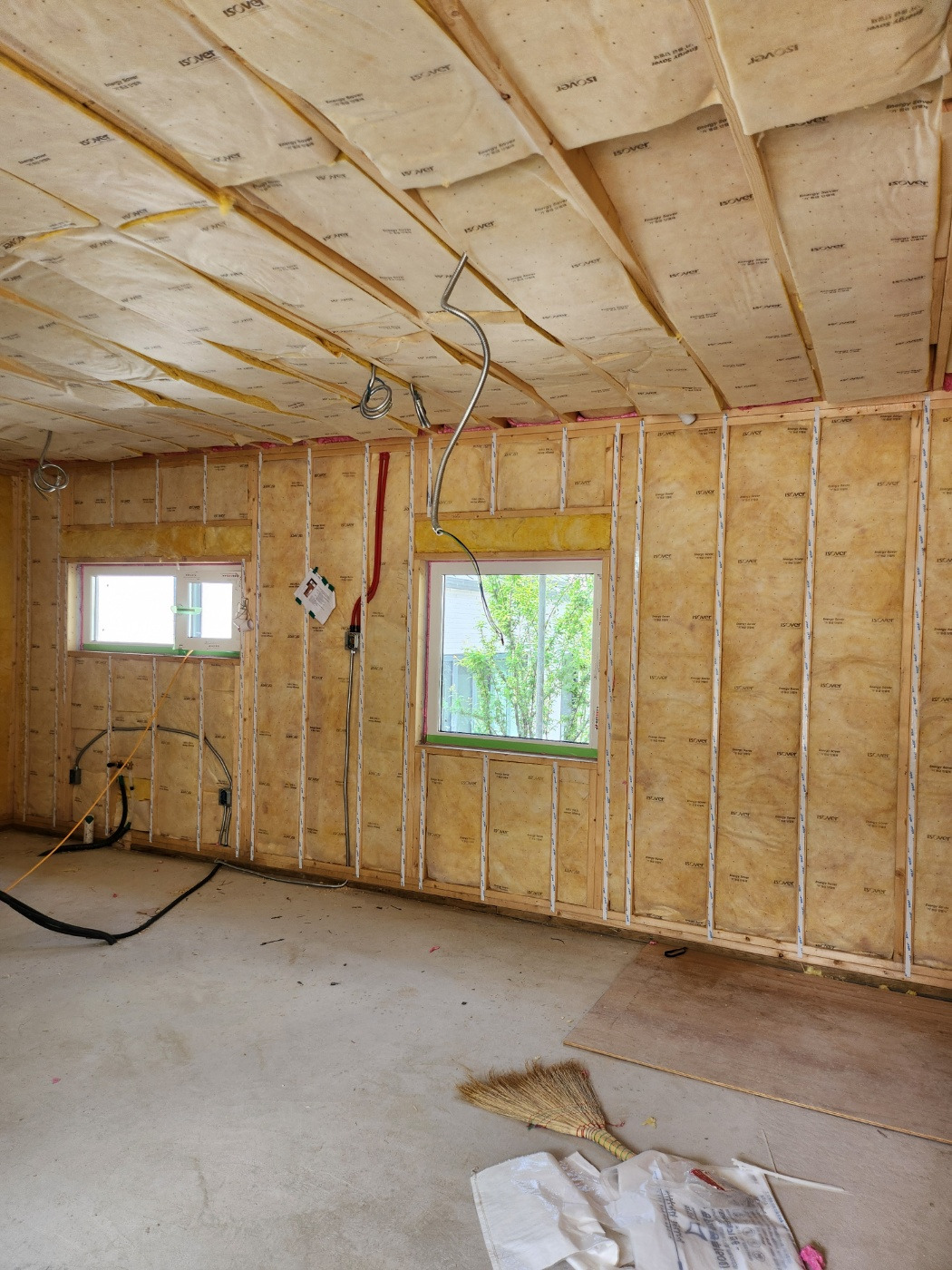 천장에도 끼운 단열재.jpg