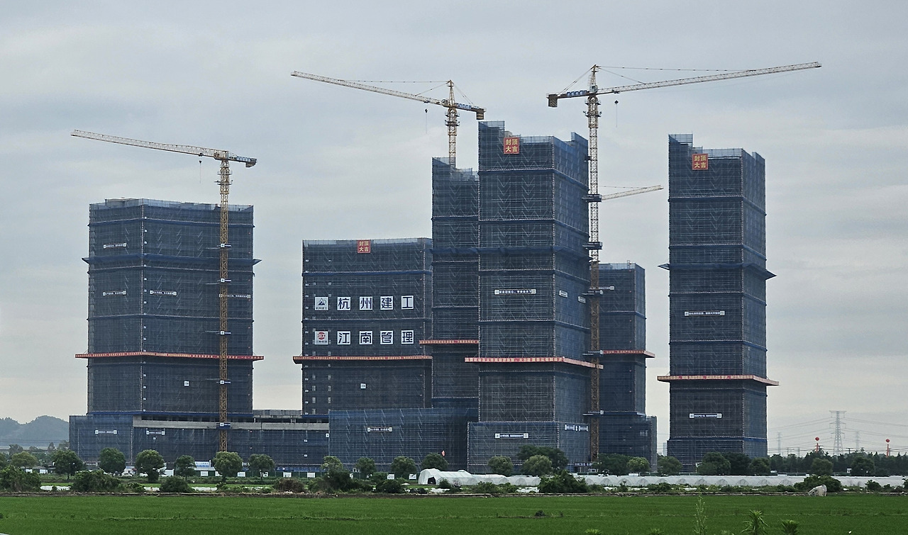 4. 아파트 건설.jpg