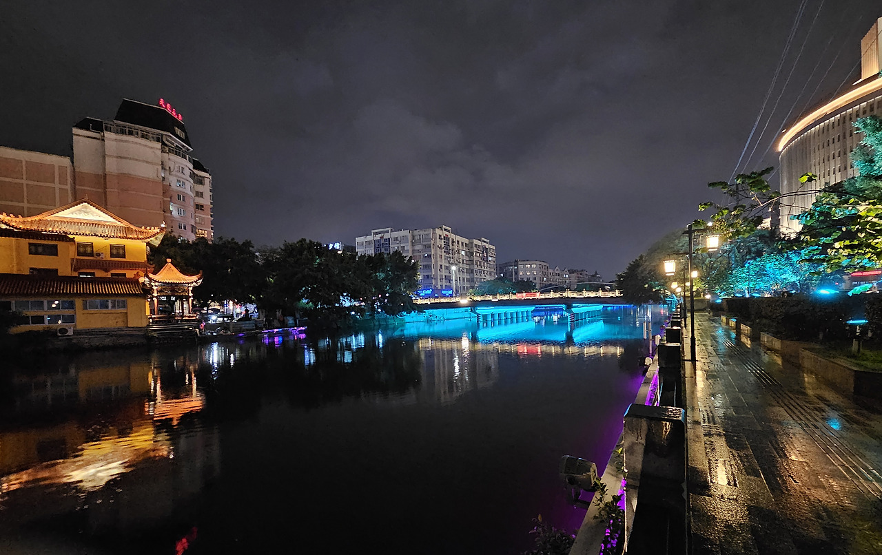 3. 수로의 도시.jpg