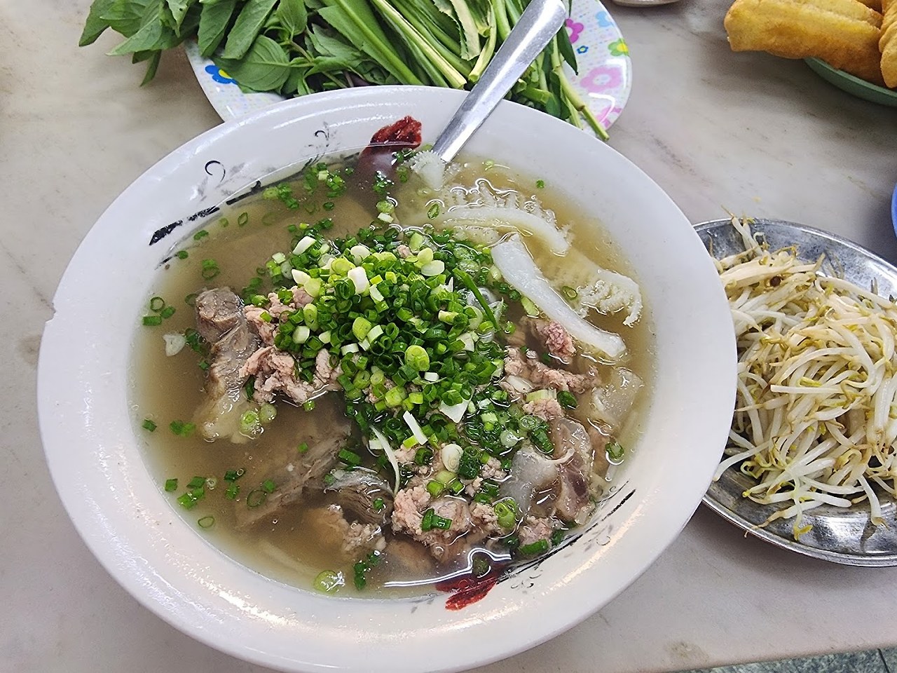 2024-05-21_Pho Bo o Pho Hoa.jpg