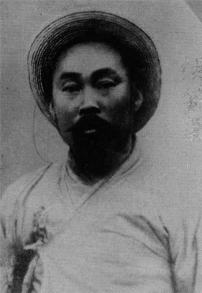 (7) 홍범도_장군(한국한중앙연구원).jpg