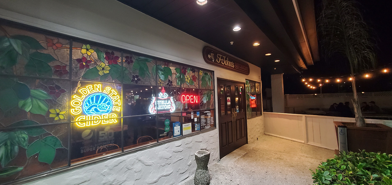 St. John's Bar & Grill_2.jpg