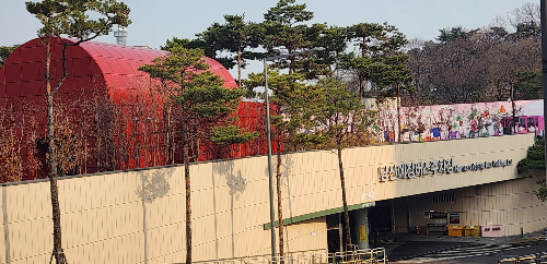 기억 길건너편.jpg