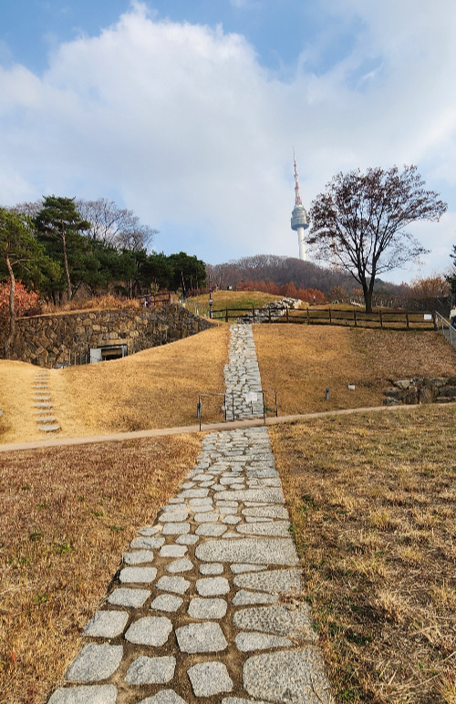 신궁5-한양성곽 가는 길.jpg