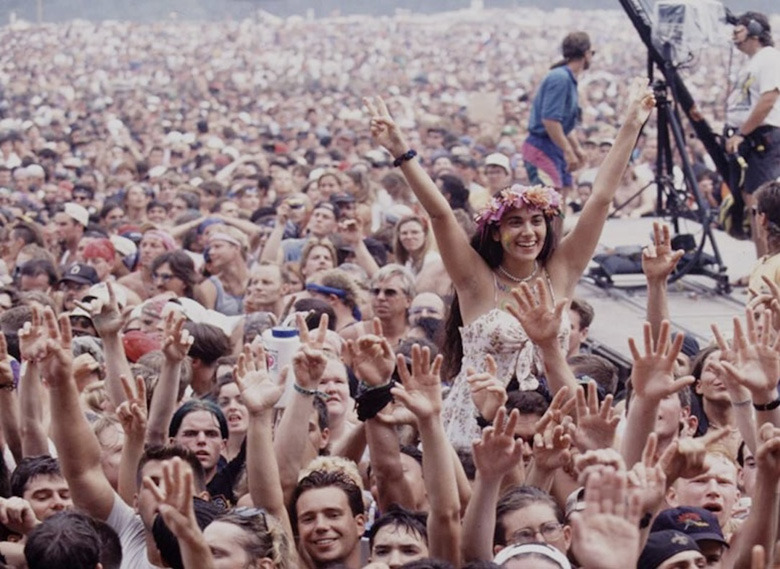 1969-aug-woodstock-stage-cl.jpg