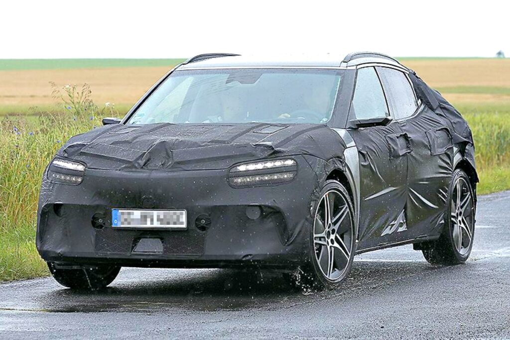 Genesis-GV60-Facelift-Spy-Shots-1024x683.jpg