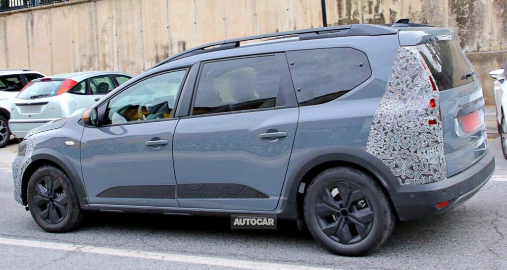 Dacia-Jogger-facelift-spy-shots-2_-1024x545.jpg