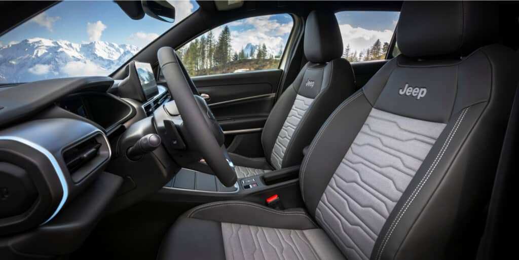 JEEP-AVENGER-4XE-MY25-2000x1000-GALLERY-INTERIOR-04-1024x513.jpg