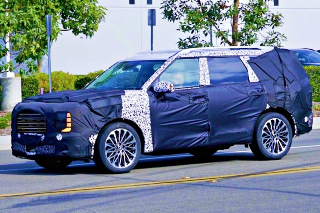 Hyundai-2026-Palisade-spy-shots-1024x683.jpg