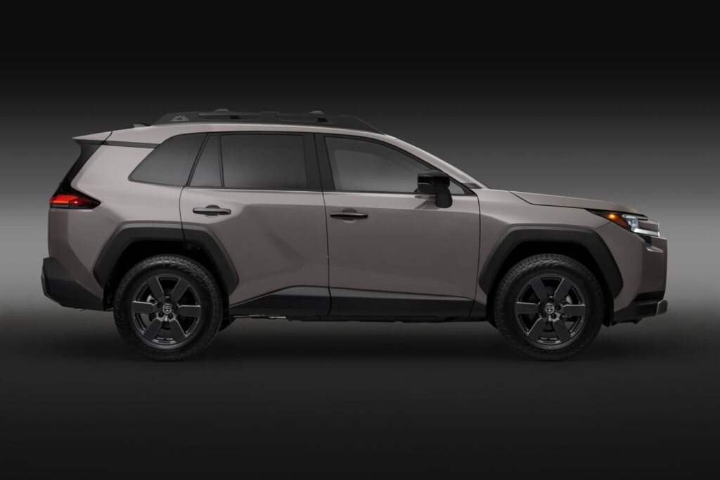 2026-Toyota-RAV4_Woodland_UrbanRock_Studio_003-1500x1000-1-1024x683.jpg